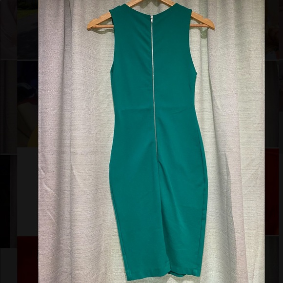 Green bodycon low cut dress - Picture 2 of 2
